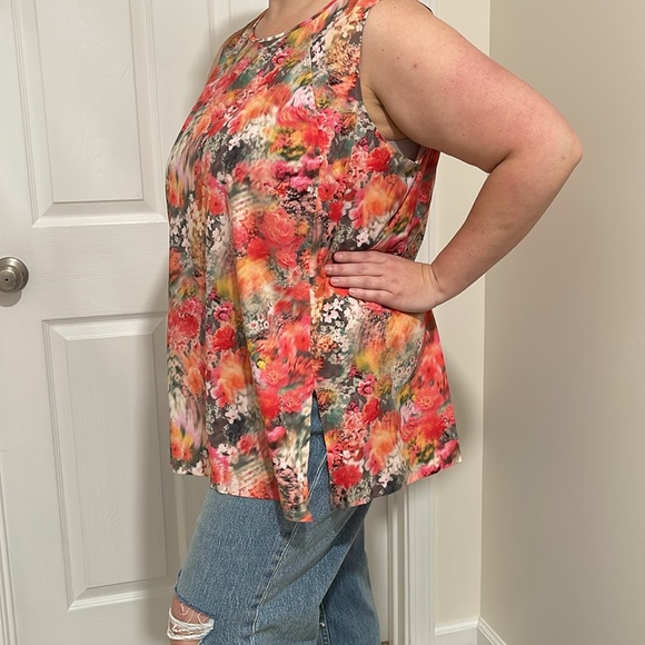 Athleta Blurred Floral Tank Top Shell - Picture 3 of 3